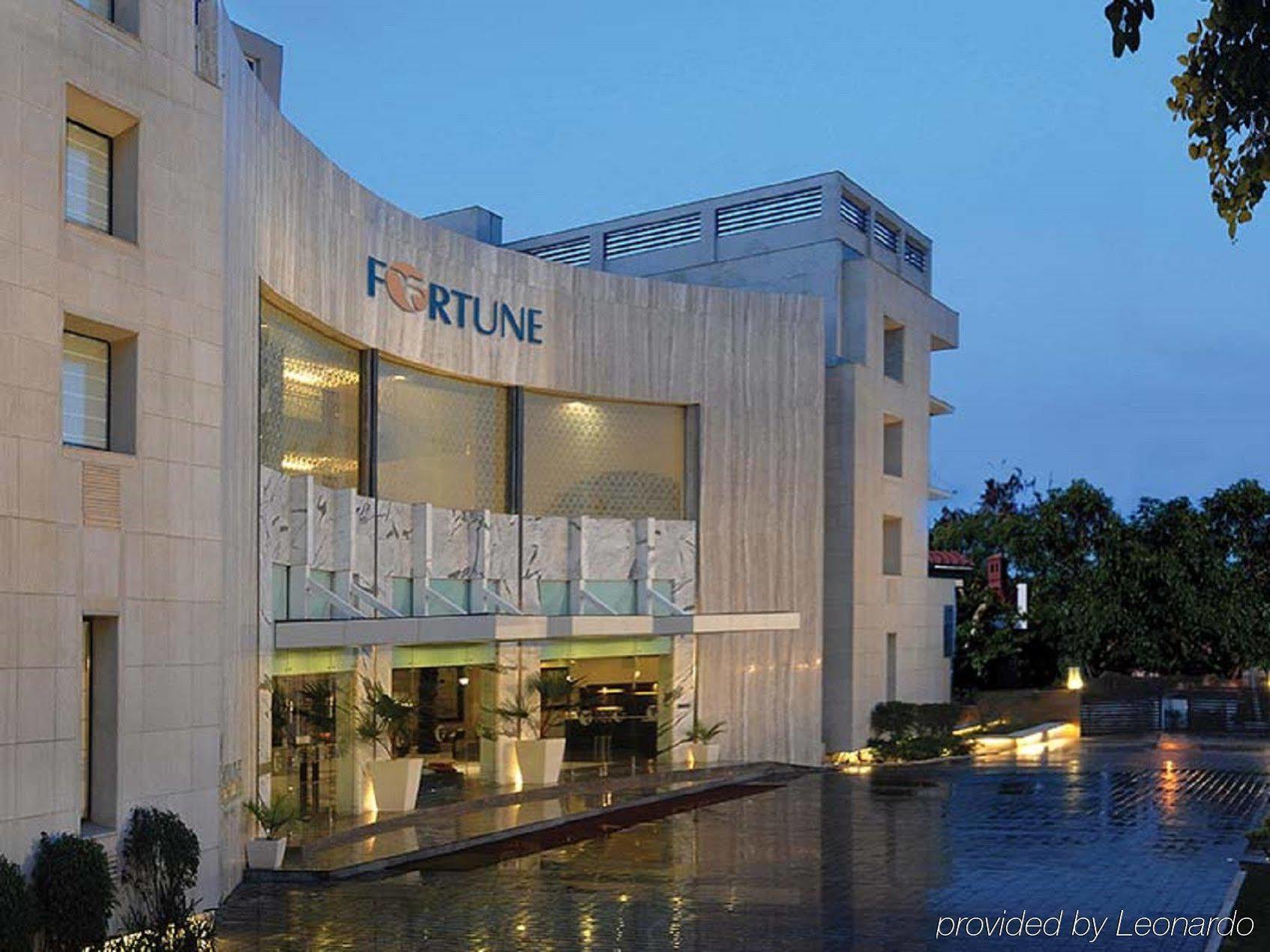 Fortune Sector 27, Noida - Member Itc Hotels' Group Exterior foto
