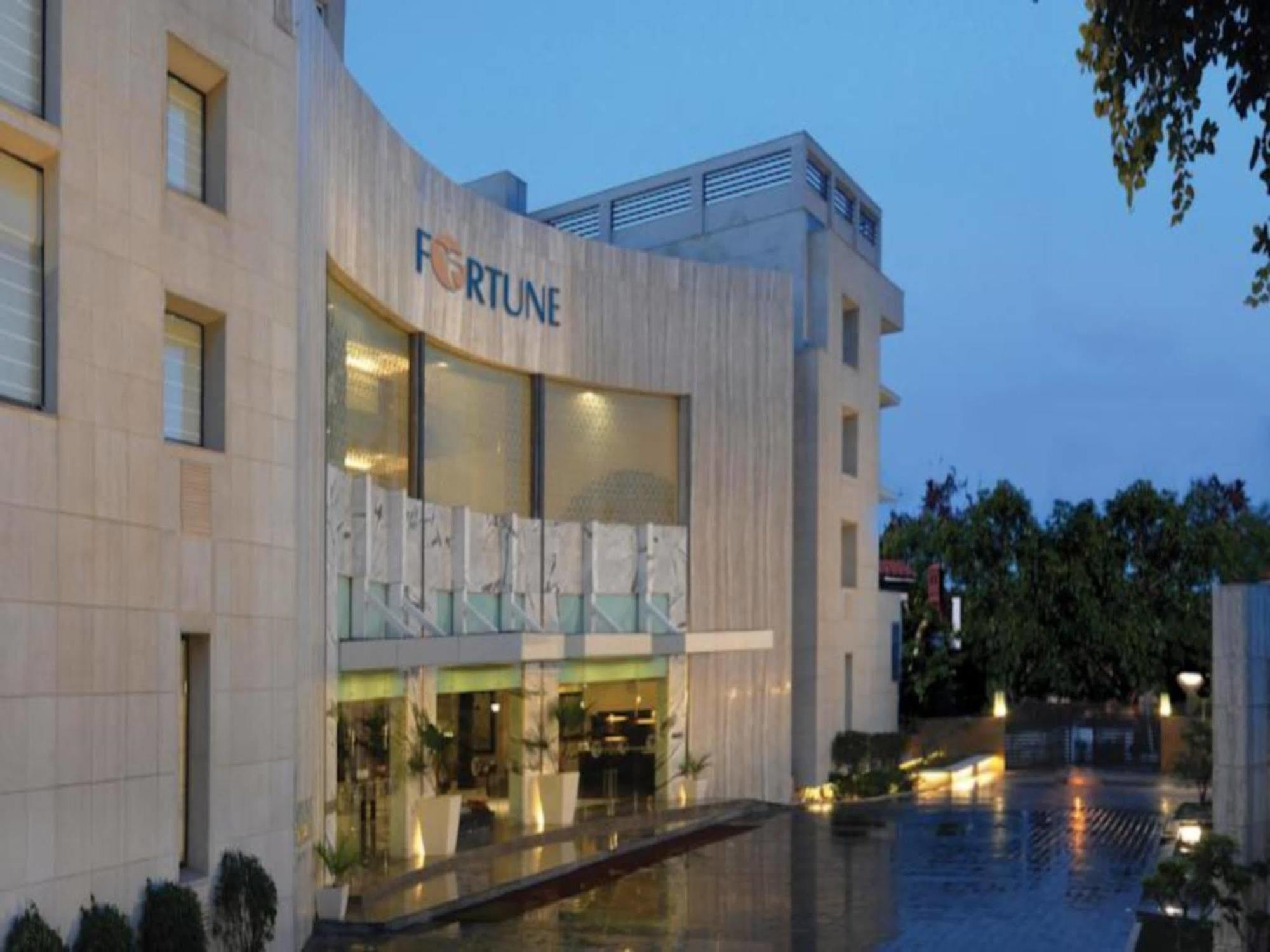 Fortune Sector 27, Noida - Member Itc Hotels' Group Exterior foto